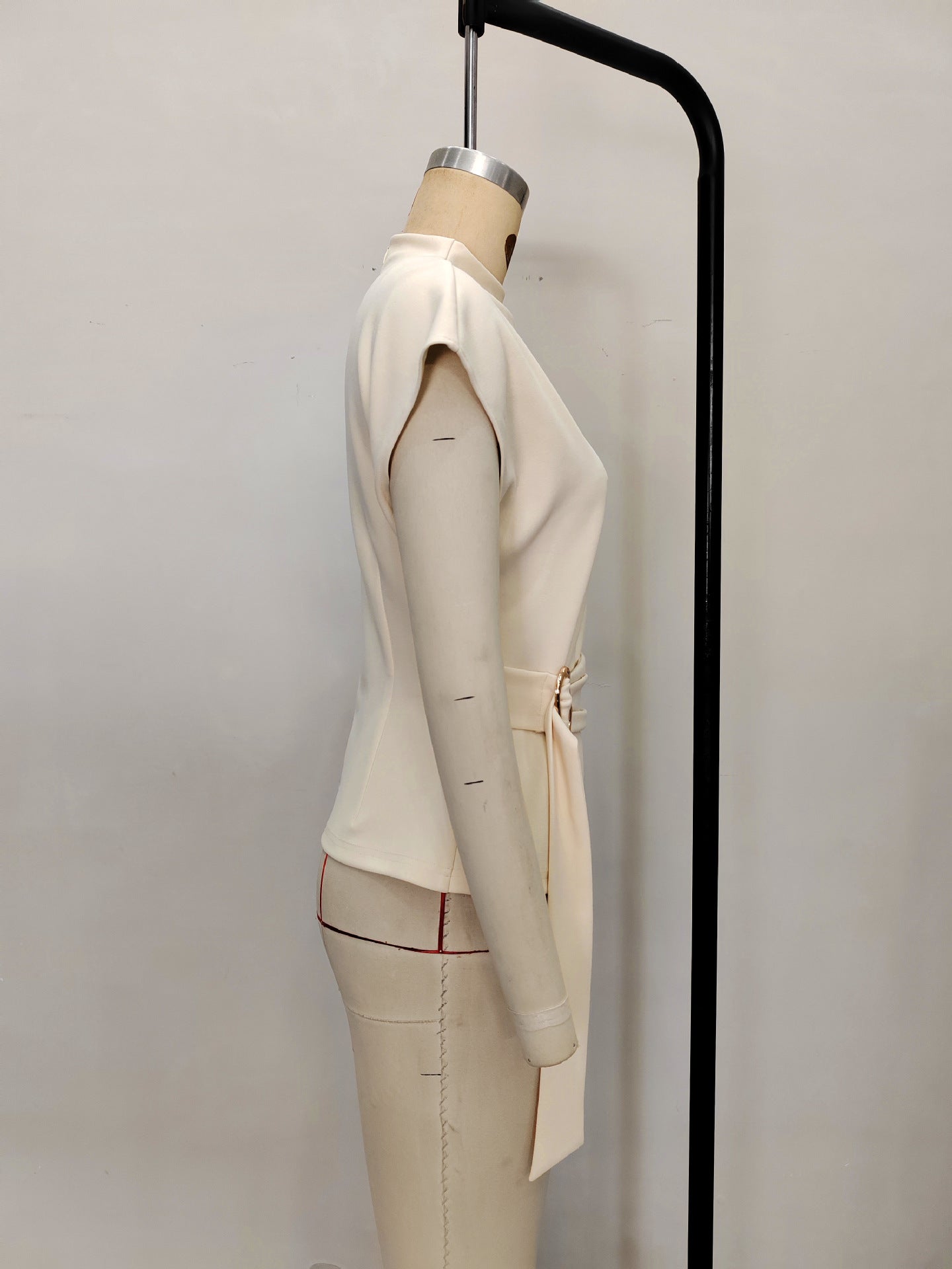 Semi-High Neck Short-Sleeve Waist-Defining Top